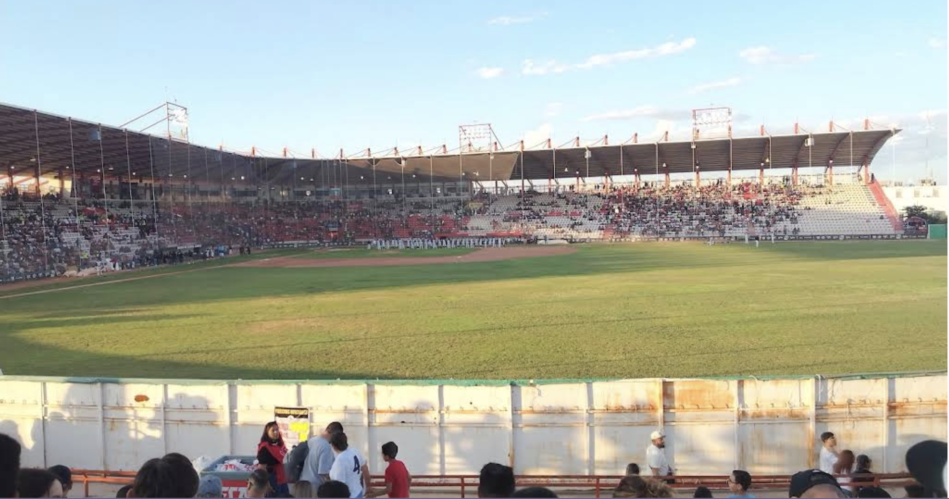 Estadio Carta Blanca